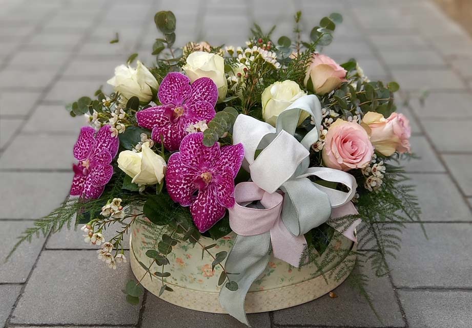 Cajas de flores por encargo Verde Tierra Floristería en Ayora, Valencia Cajas de flores por encargo Verde Tierra Floristería en Ayora, Valencia