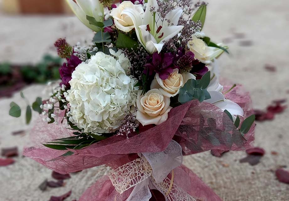 Centros de mesa por encargo en nuestra tienda online Verde Tierra Floristería Comercio al por menor de flores, plantas, semillas, fertilizantes, animales de compañía y alimentos para los mismos en Ayora, Valencia Centros de mesa por encargo en nuestra tienda online Verde Tierra Floristería Comercio al por menor de flores, plantas, semillas, fertilizantes, animales de compañía y alimentos para los mismos en Ayora, Valencia